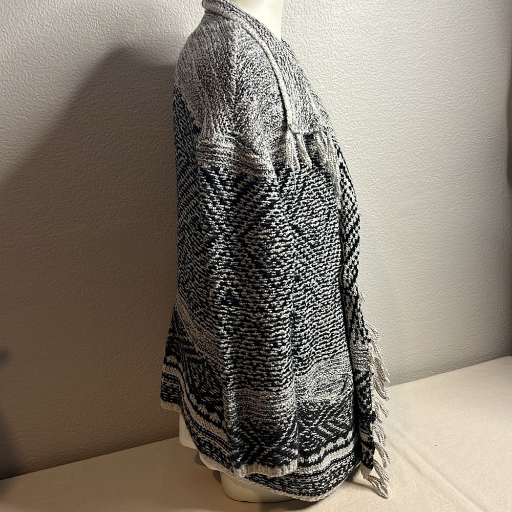 J. Jill Petite B&w Knit Cardigan with Tassels, Pockets, & Clip Closure - Size L - Picture 3 of 8